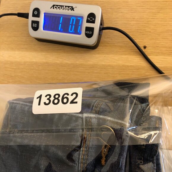 Chicos Jeans Womens 00 US 2 Blue So Slimming Medium Wash Denim Girlfriend Crop - Picture 12 of 12